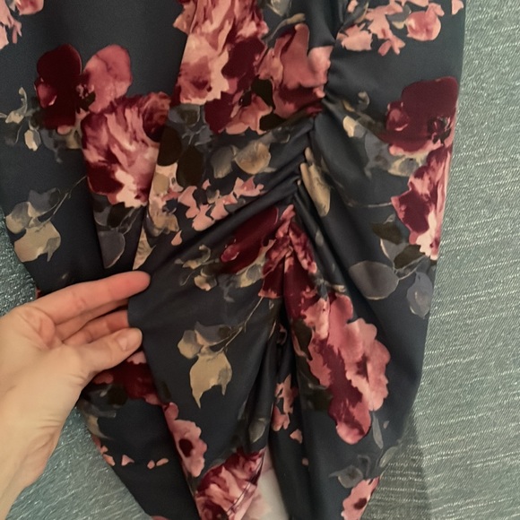 Maternity Floral V-neck Knit Top - Picture 2 of 3